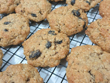 Load image into Gallery viewer, Raisin Oatmeal Cookies