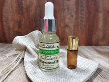 Load image into Gallery viewer, Pure and All-Natural Citronella Essential Oil Blend